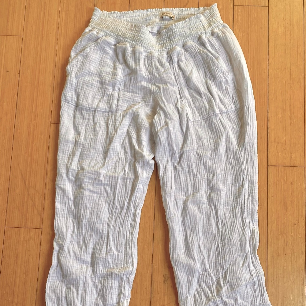WHITE FLOWY BEACH/SUMMER WIDE LEG PANTS 🌞